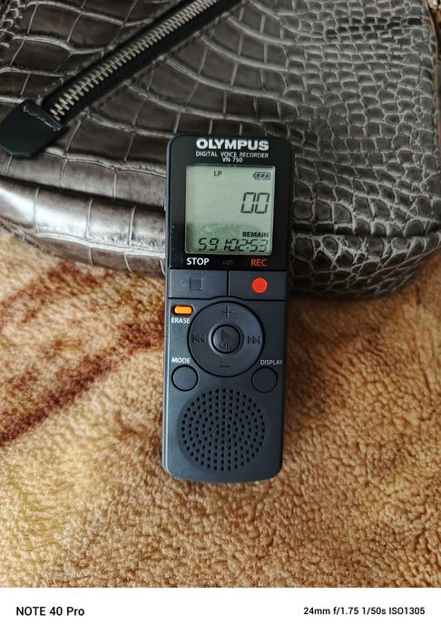 Диктофон Olympus VN750