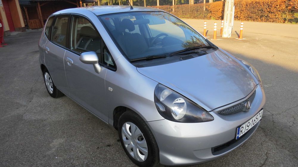 piekna swieżo sprowadzona stan idealny zarejestrowana