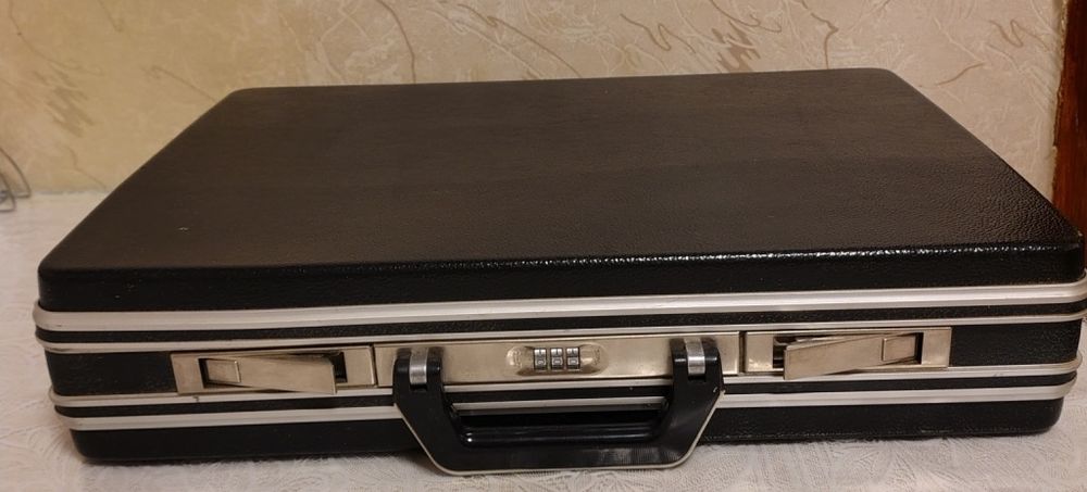 Чемодан дипломат