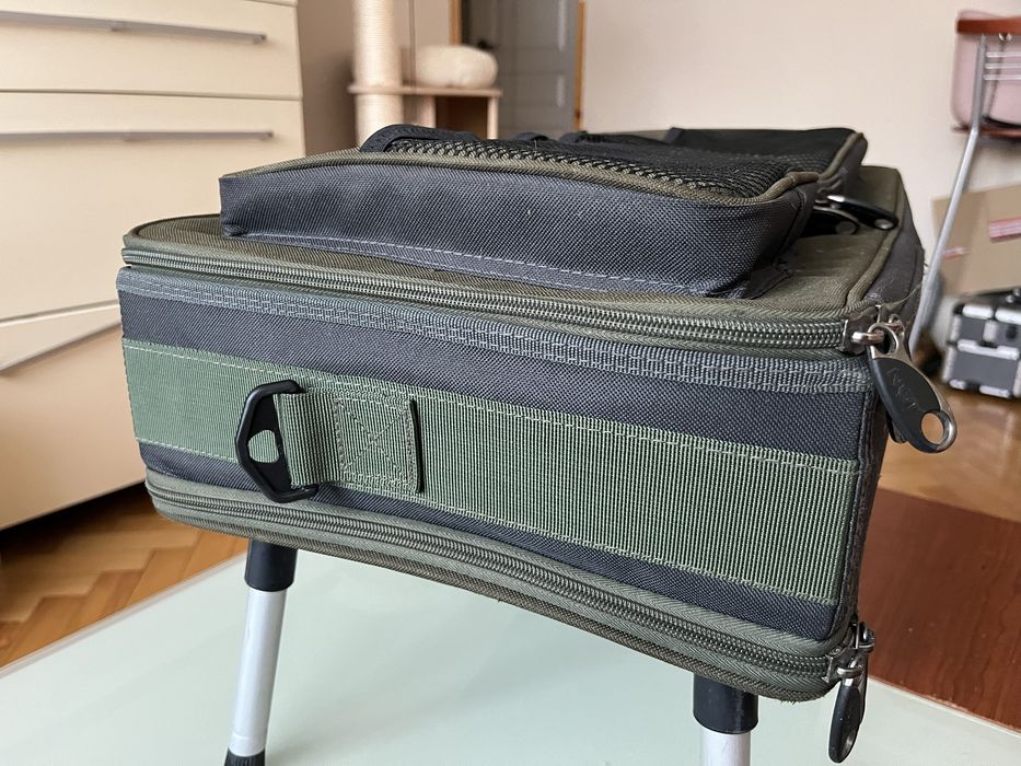 Organizer wędkarski ze stolikiem NGT