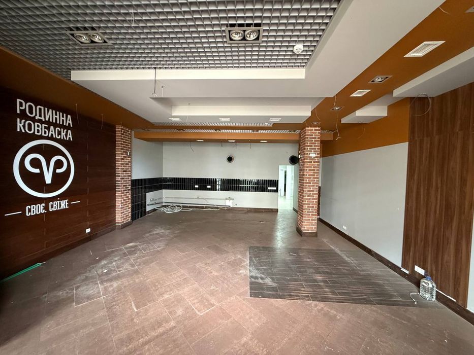 Оренда фасадного комерційного приміщення у Червонограді  вул Корольова