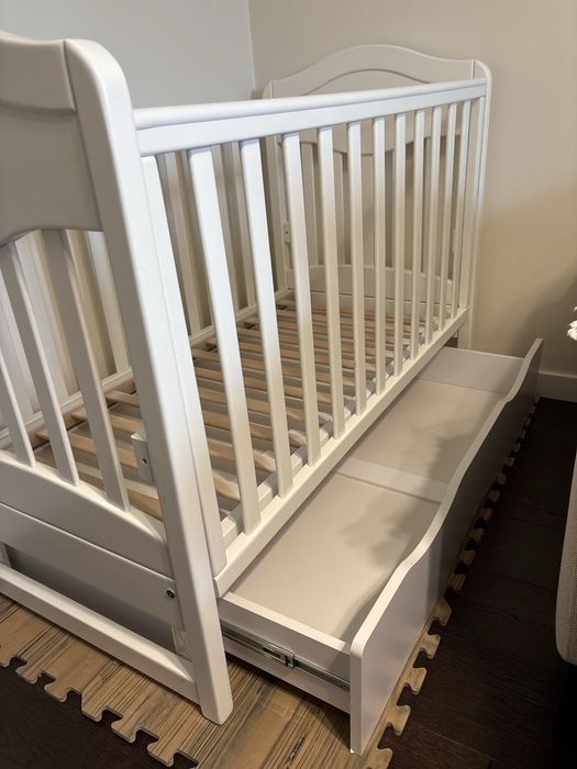 Дитяче ліжечко з маятником+матрац