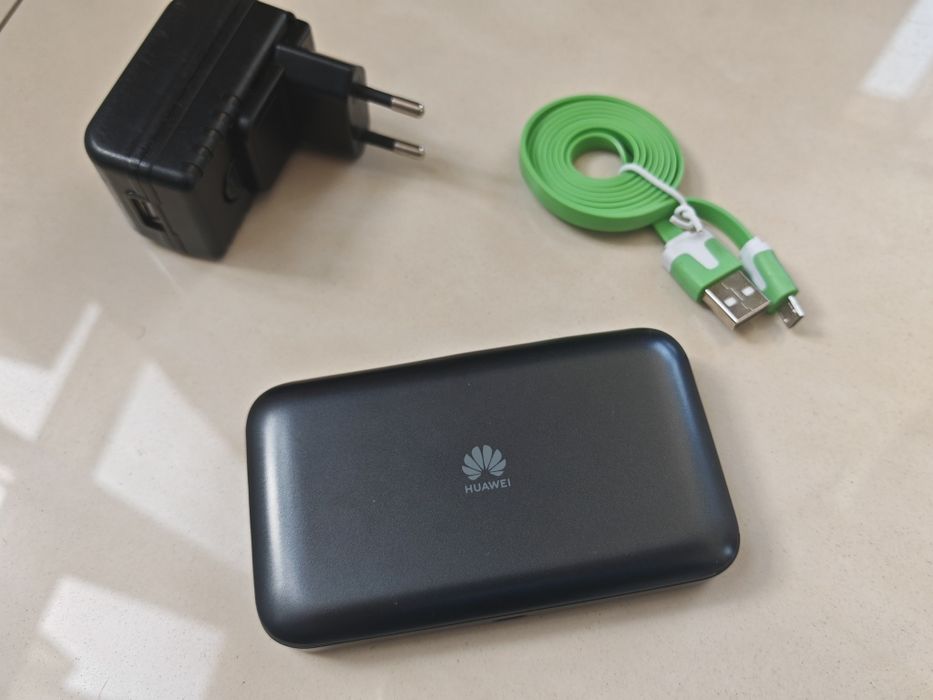 Router mobilny bezprzewodowy wifi Huawei na kartę SIM z ładowarką