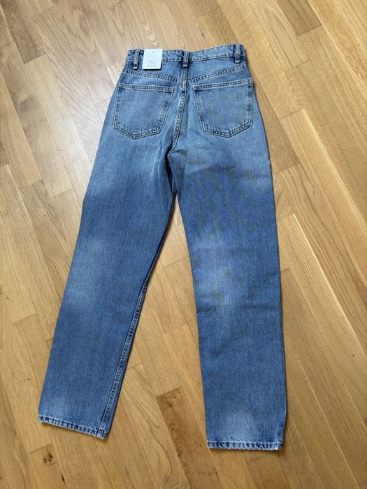 Jeansy Zara Mom fit ostatnia kolekcja