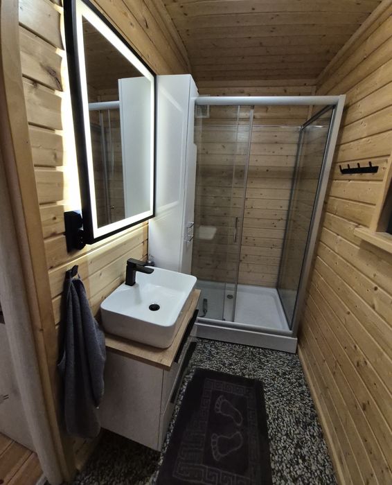 Domki pod Sosnami PREMIUM  Basen Sauna Jacuzzi DUŻA WIATA Radawa