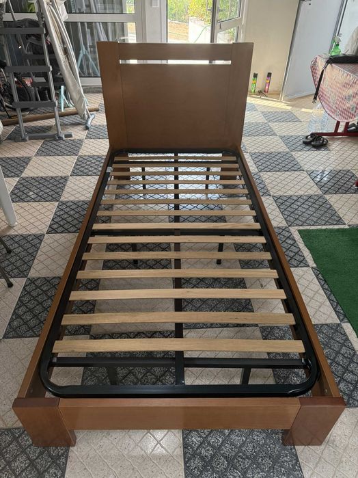 Cama madeira 1 pessoa com estrado e colchão