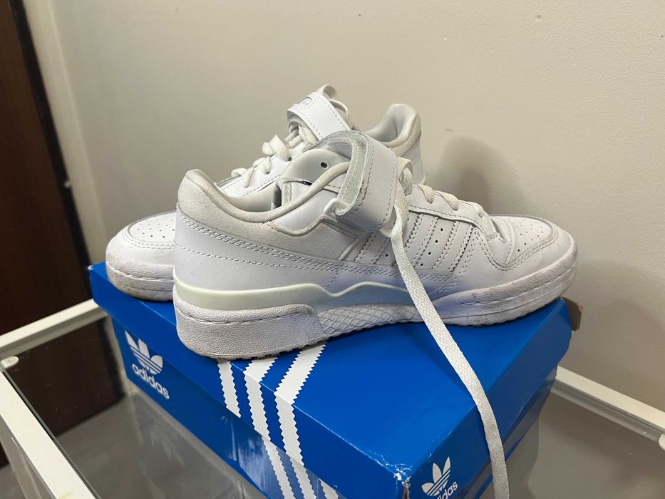 Białe buty Sneakersy Adidas