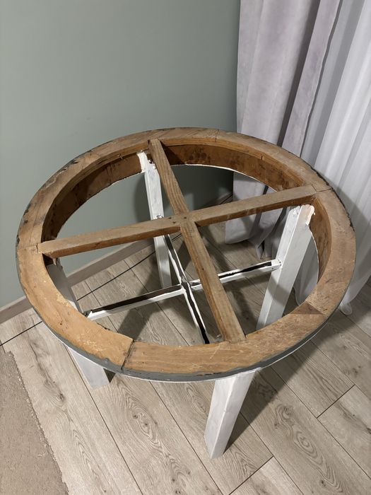 Стіл круглий/Самовивіз