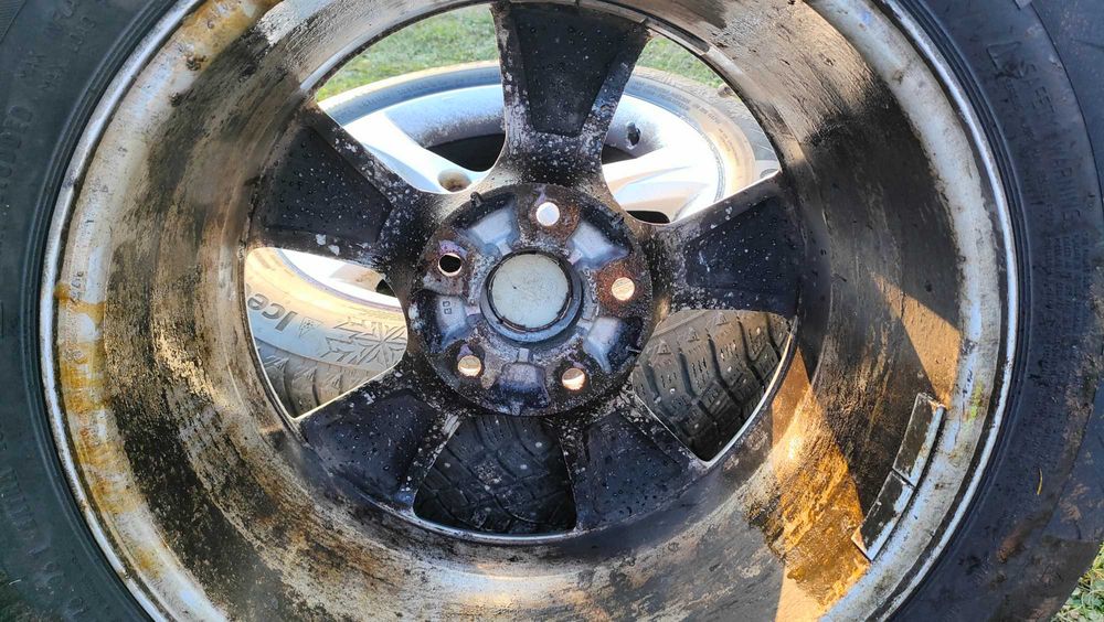 Felgi aluminiowe Hyundai R16 5x114.3 **Opony zimowe 205/60**