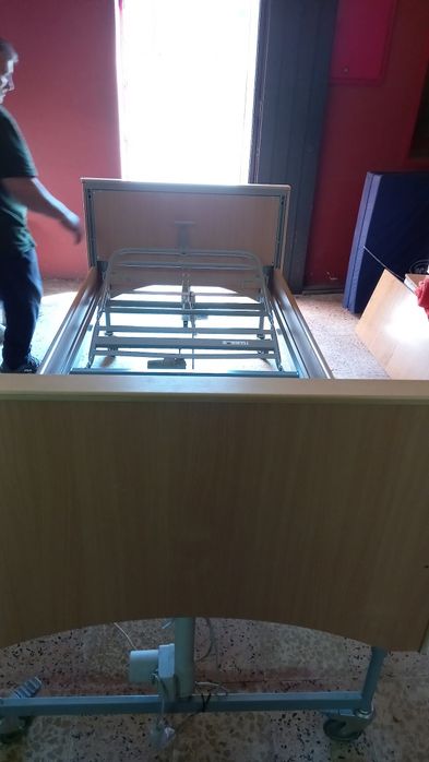 Cama articulada usada