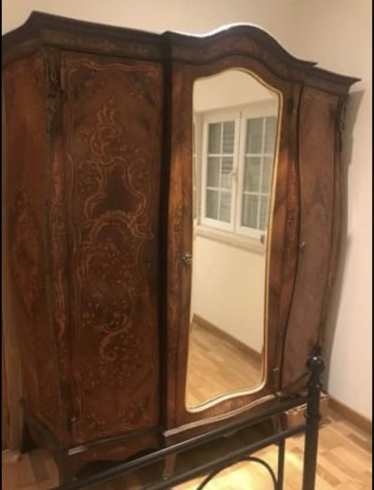 Roupeiro classico de 3 portas em  madeira macica  pau santo