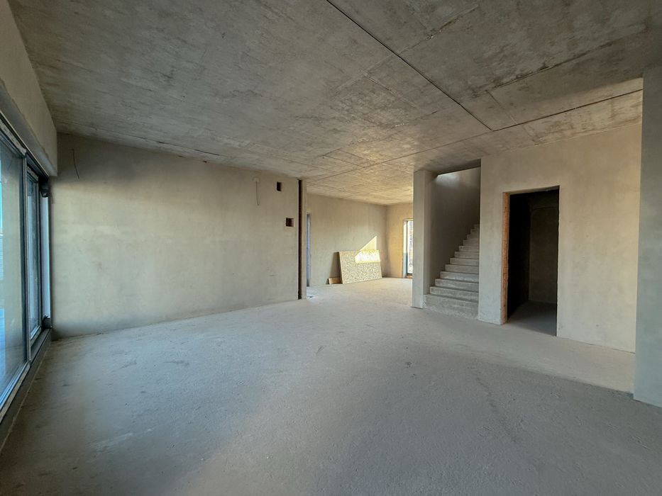 продам шикарний будинок район Щасливе