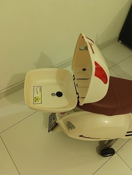Mota vespa criança