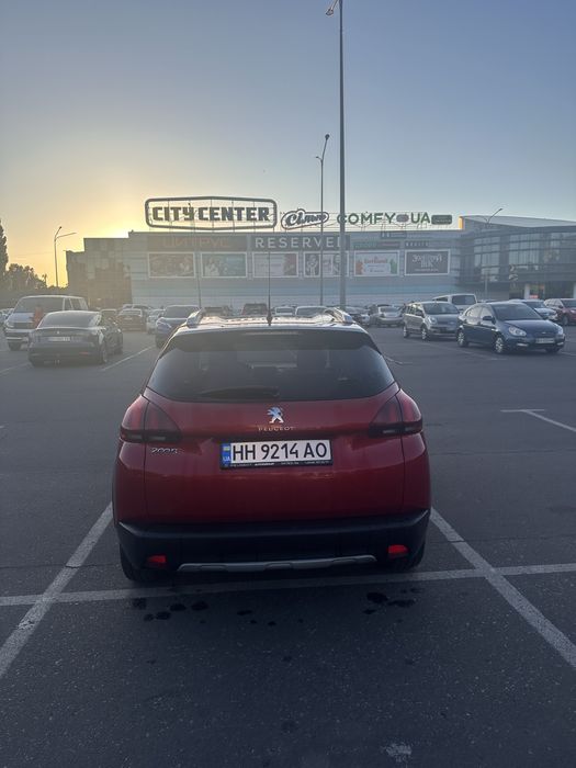 Автомобіль Peugeot 2008