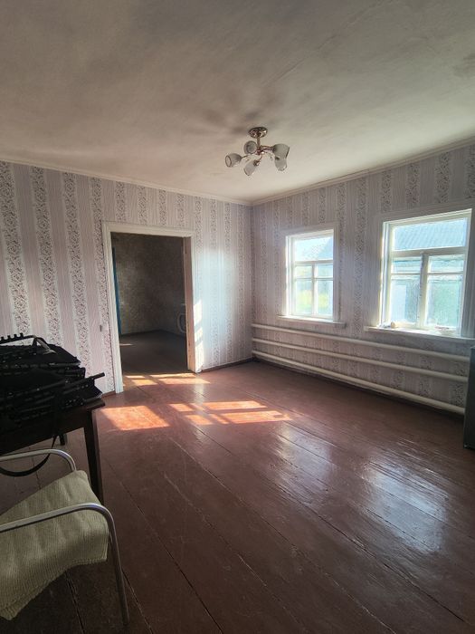 Продам уютный дом в с. Семиполки Броварського району