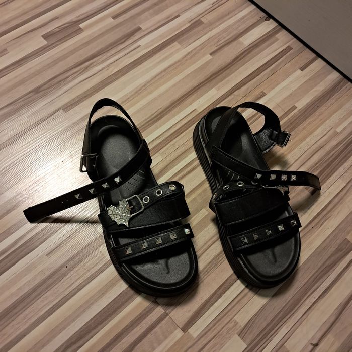 Gotyckie sandały nowe rozm.39