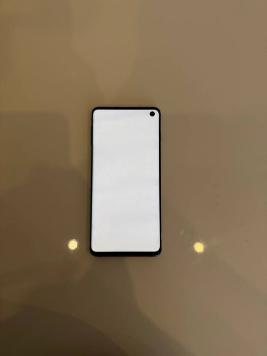 Samsung galaxy s10 ( ОТЛИЧНОЕ СОСТОЯНИЕ)