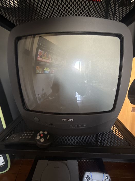 PlayStation 1 + TV Philips Tubo + BlueRetro + 3 Jogos — Pack Retro