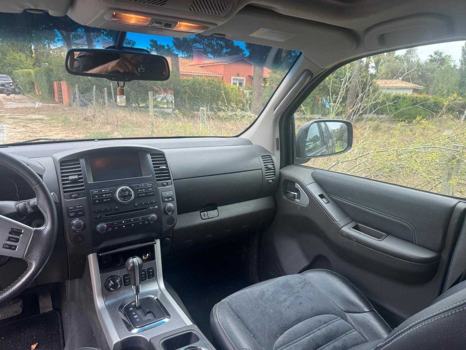 Nissan Navara 3.0 dCi V6 Auto 4x4 + Atrelado – Full Extras