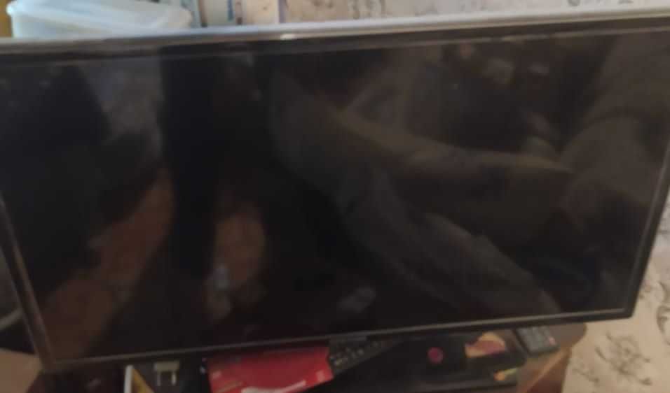 Телевизор Samsung 32", тюнер Т2 б/у, в отличном состоянии, 4000гр.