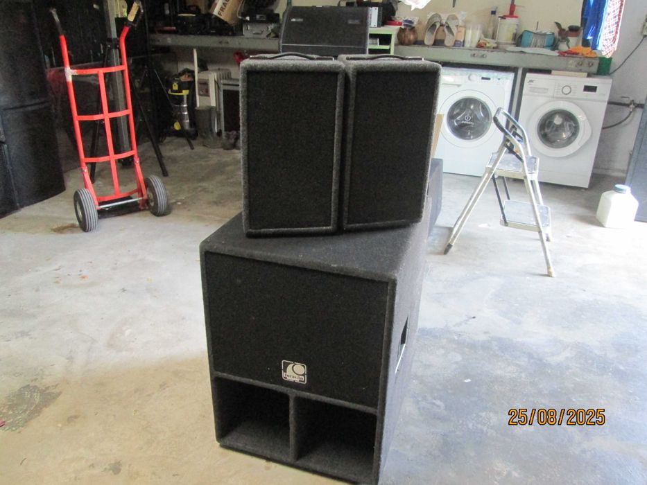 Vario material de som em excelente estado.