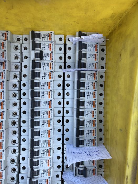 Pakiet Nowy osprzęt Merlin Gerin Multi9 K60N C60N hurt CAŁOŚĆ