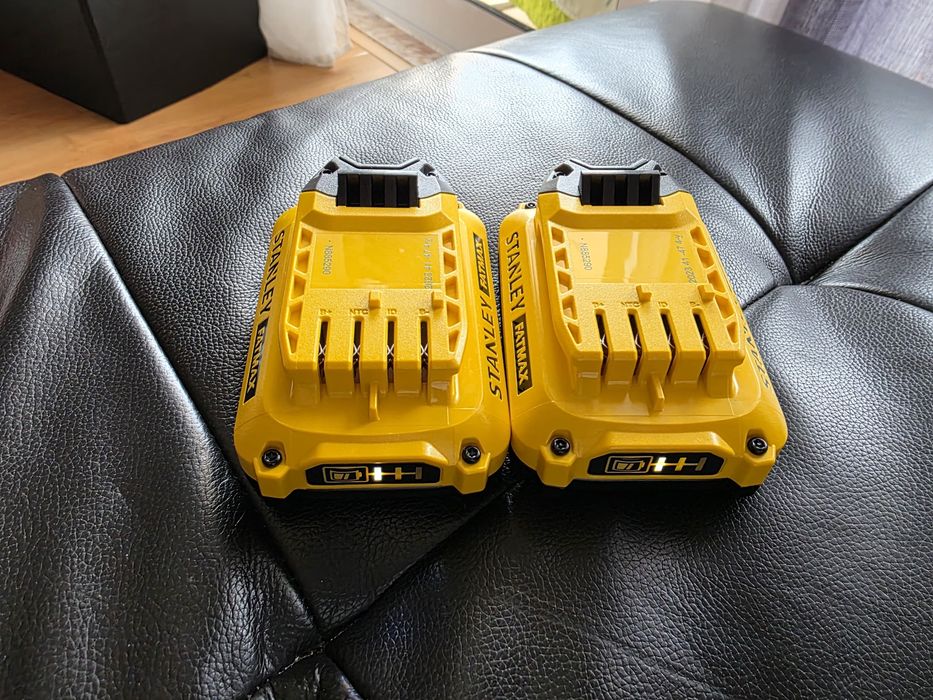 Duas Baterias Stanley Fatmax 20v