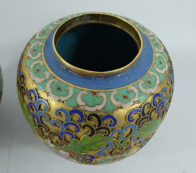 BOMBONIERA para puzderko emalia CLOISONNE kwiat słoik imbiru