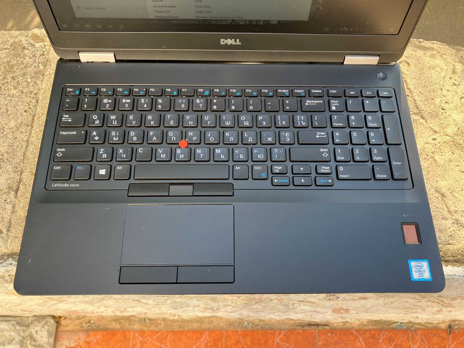 Dell Latitude E5570 ( 15.6 FHD/ i7/ 16Gb/ 256SSD/ AMD Radeon)
