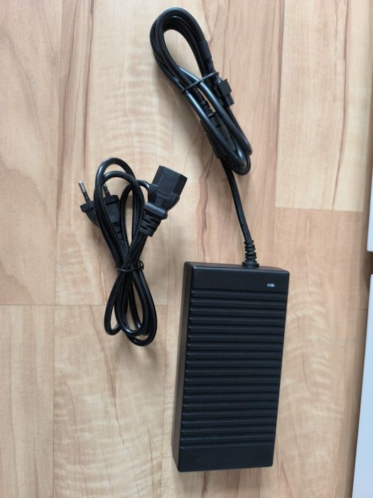 Nowy adapter AC/DC Lincoiah 24V 180W 7.5A Model: LJH074