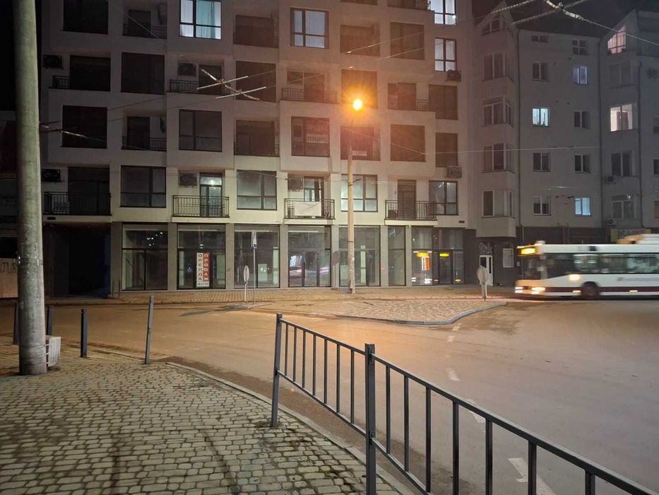 Здаються в оренду комерц. прим. перехрестя  Вокзал-Вовчинецька буд.55.