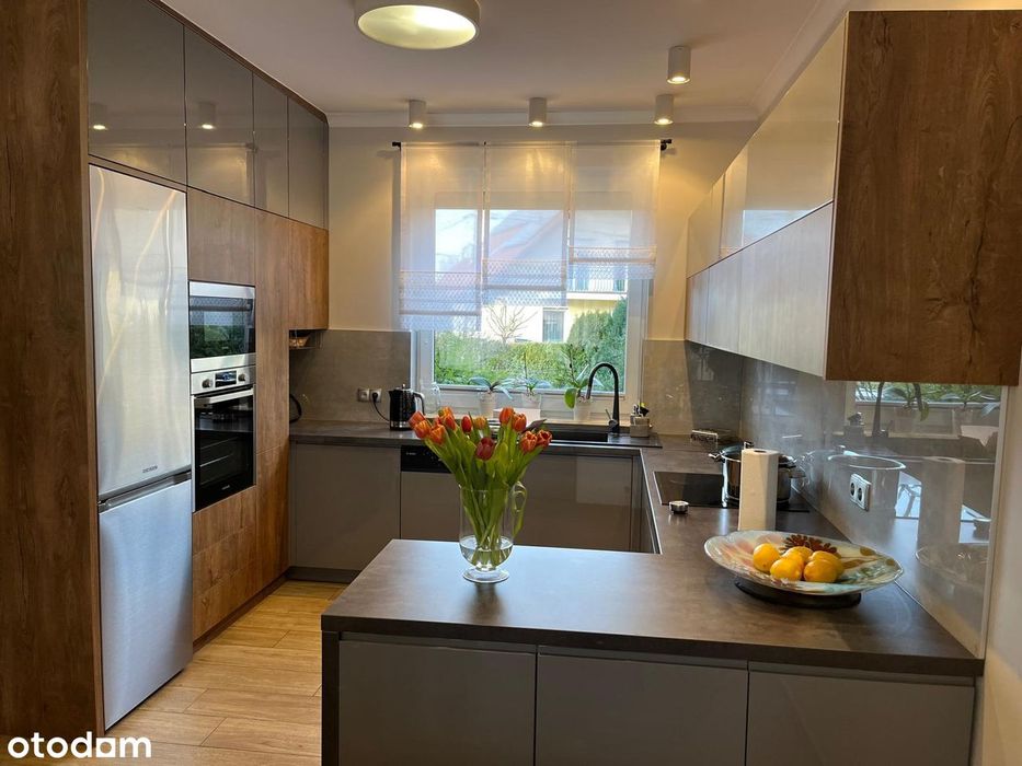 Szeregówka z garażem w Cieplicach