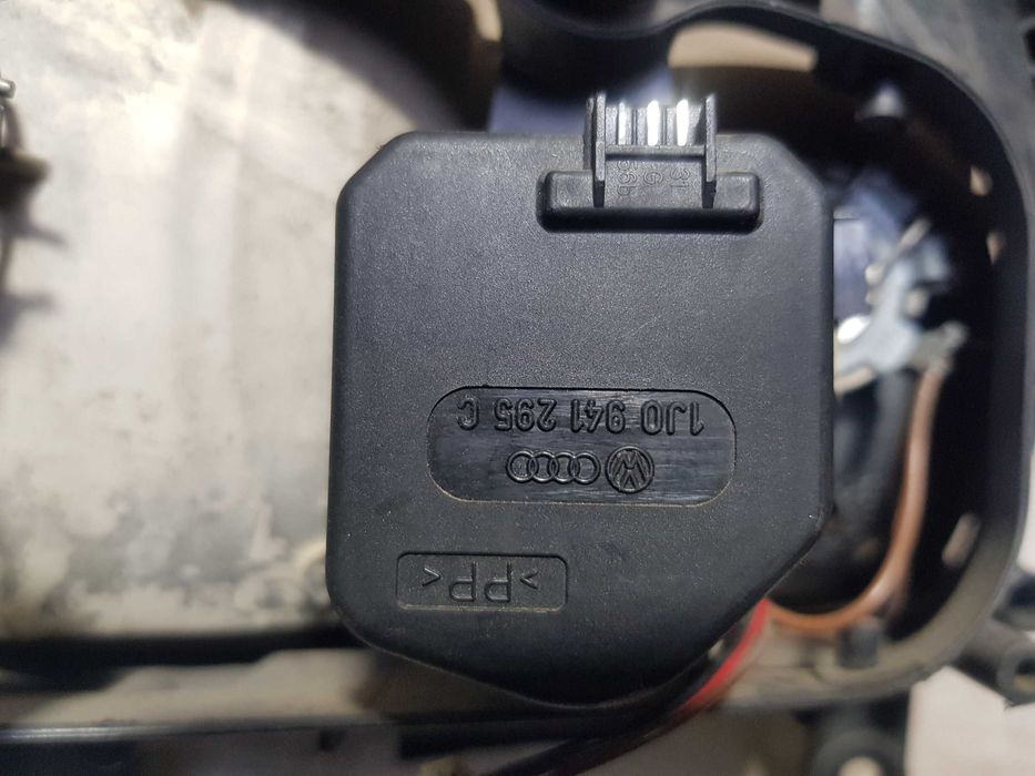 Фара Volkswagen Polo 3 1998-2001р. рестайл