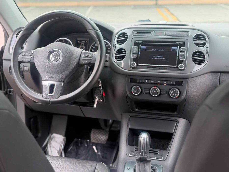 Volkswagen Tiguan      2013