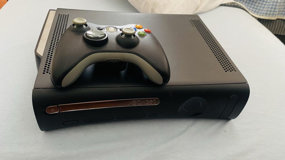 X box 360 120 GB!