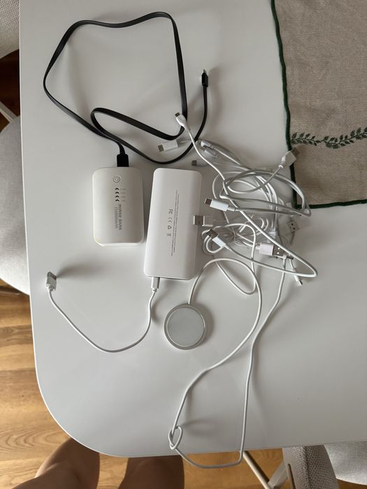 Powerbank nowe i używane biały