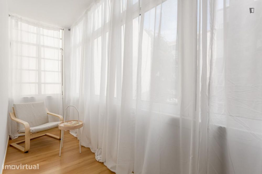 Quarto - localizado em Picoas Lisbon