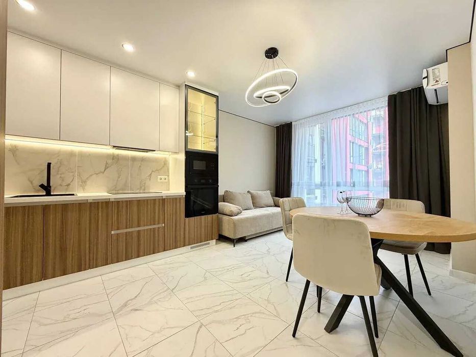 Однокімнатна квартира в ЖК Manhattan up з басейном на даху