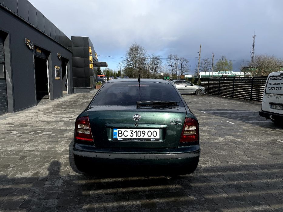 Продам Skoda Octavia Tour 1.6 SR