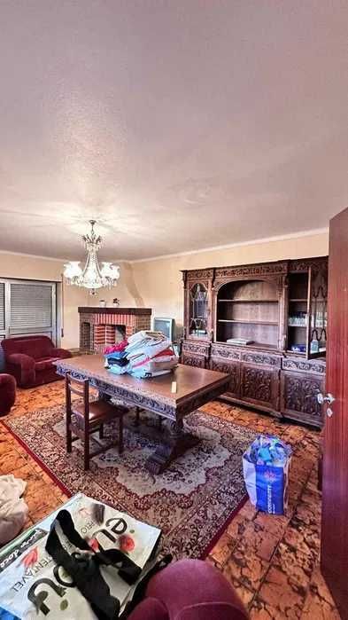 Mobília de sala de jantar clássica - Madeira Maciça entalhada à mão