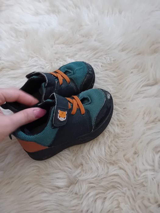 Buty adidasy 23 na rzepy czarno-zielone