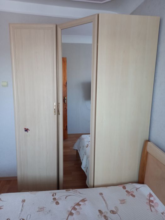 Продам угловой шкаф