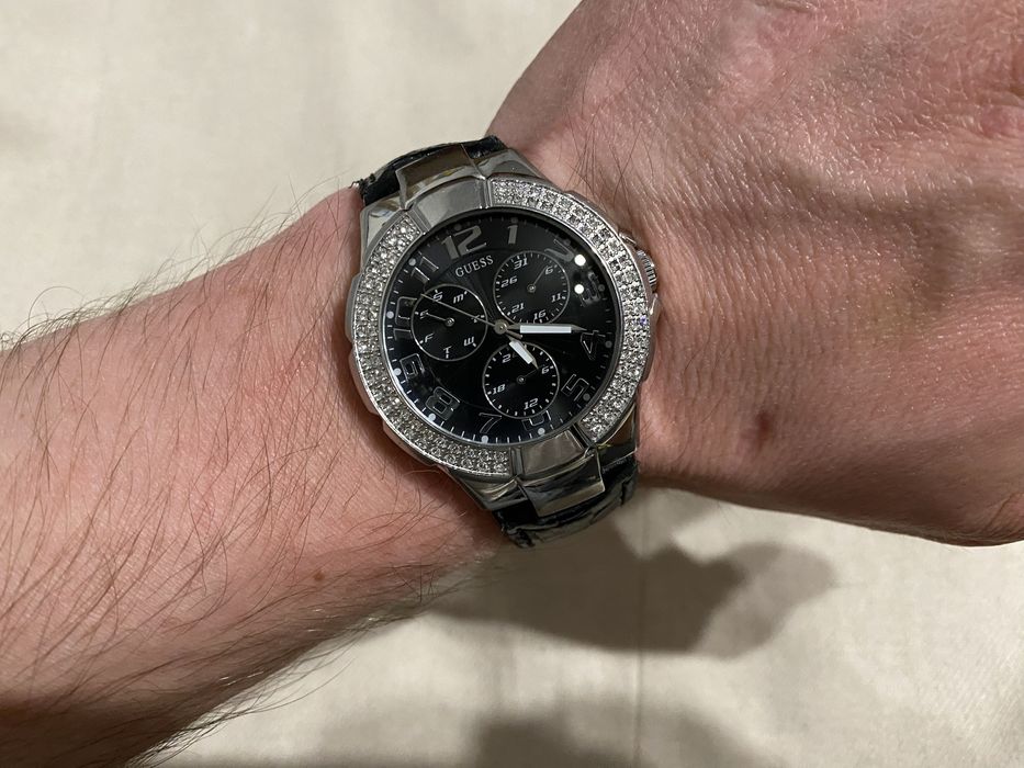 Жіночій годинник Guess W11008L2 наручний