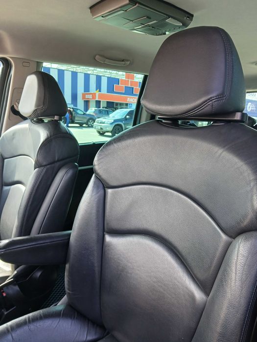 Автомобіль мінівен