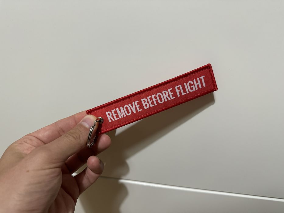 Remove before flight zawieszka brelok