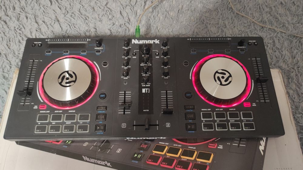 Numark Mixtrack3 миди контроллер