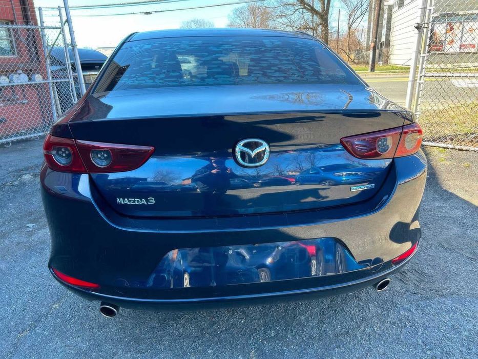 Mazda 3      2019