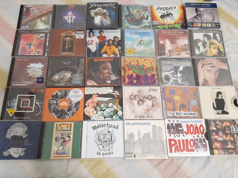 30 CDS  VÁRIOS ESTILOS MUSICAIS  metal  rock   portuguesa  jazz