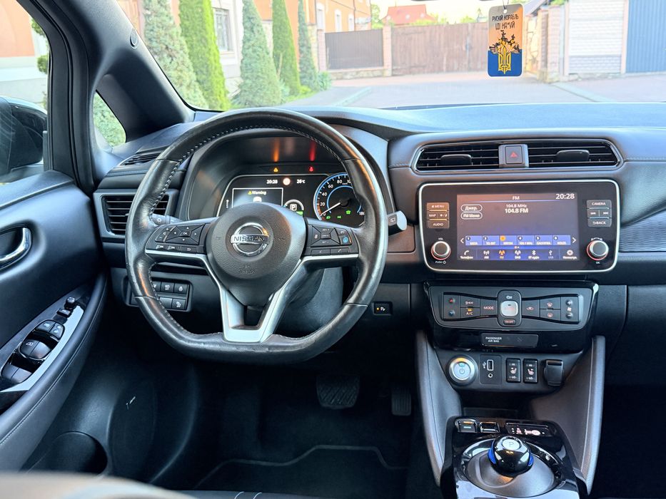 Продам автомобіль NISSAN LEAF 2020р
