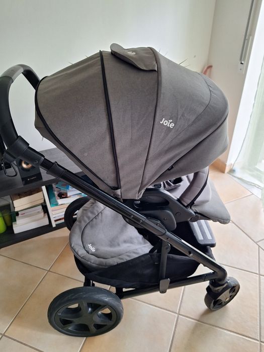 Carrinho Joie Chrome com Alcofa, ambos como novos